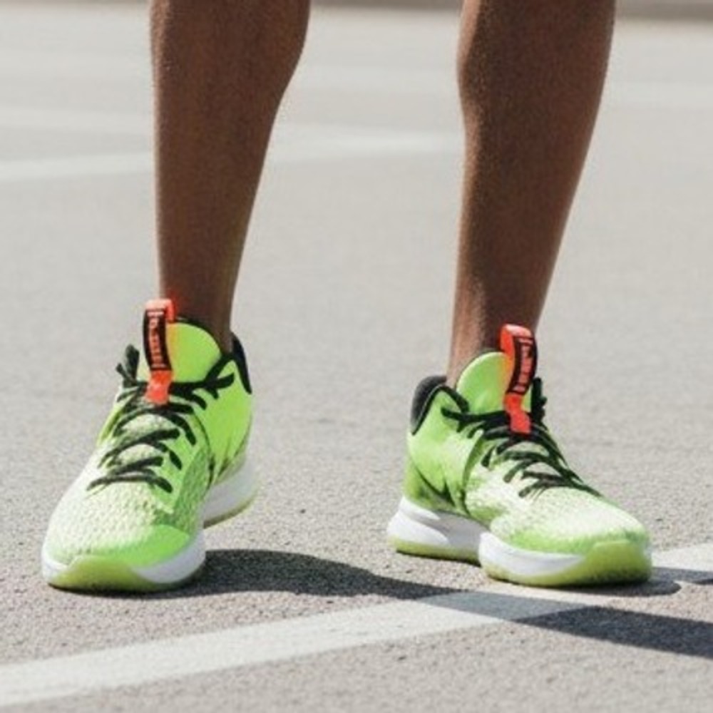Nike LeBron Witness 5 'Grinch' Lime Green Black Basketball Sneakers Mens 10.5